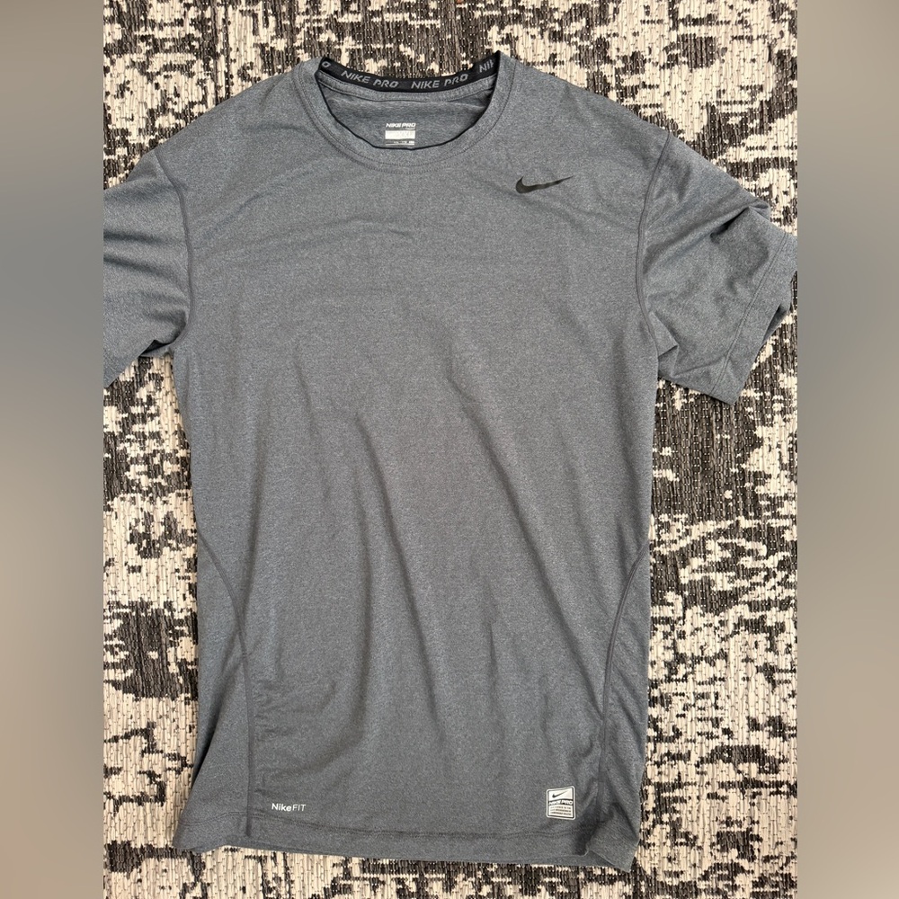 Nike Men's Charcoal Short Sleeve Tee